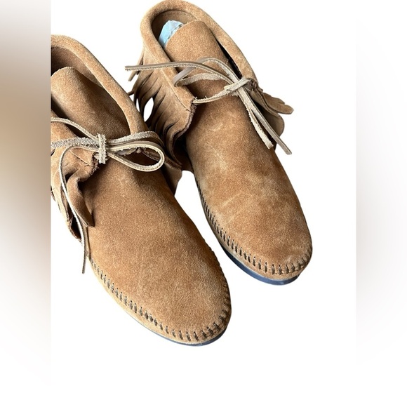 MINNETONKA Brown Suede with Fringe Leather Lace-Up Women\'s 8 Booties main image 4